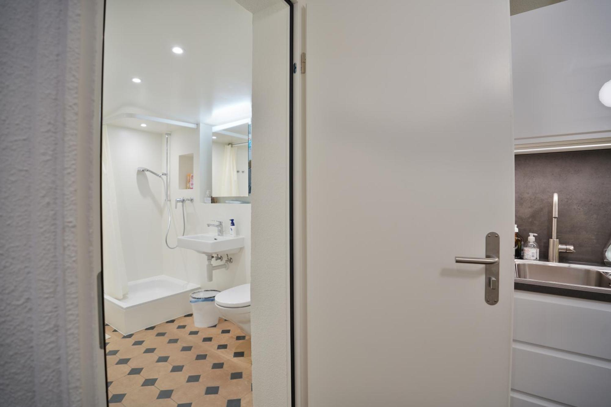 Cozy City Center, 4 Bedroom- 120Sq, 5Min Walk To Main Station Basel Dış mekan fotoğraf